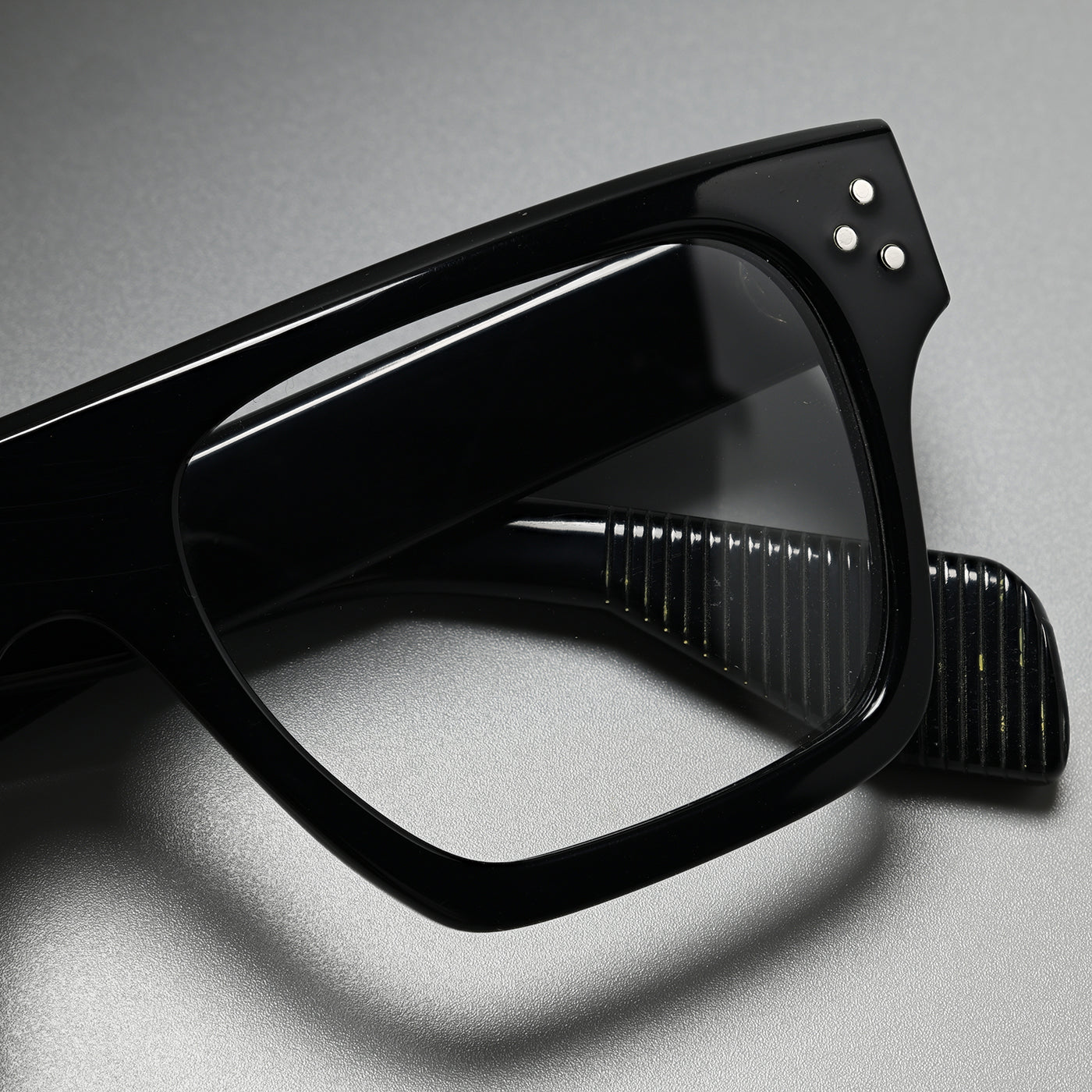 Suri Black SG
