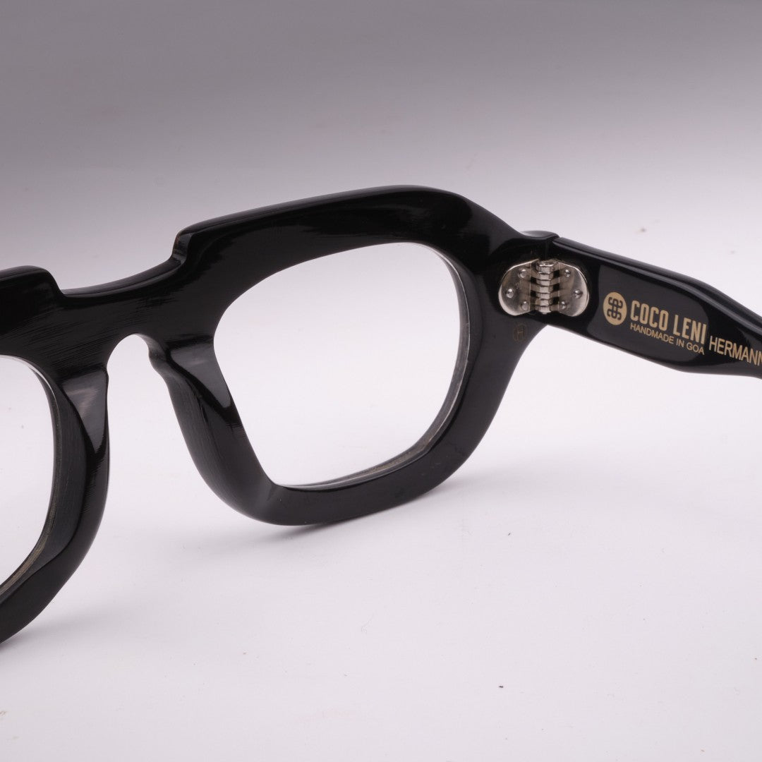 Hermann Black White Horn