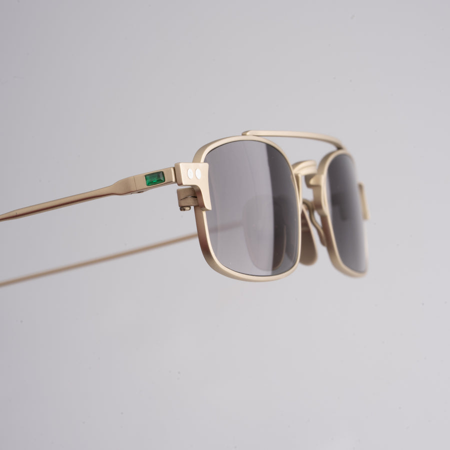 Omren Gold close-up 2