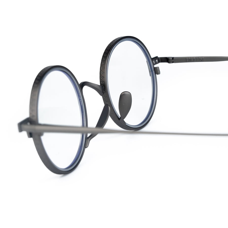 Lumir gunmetal close-up 3