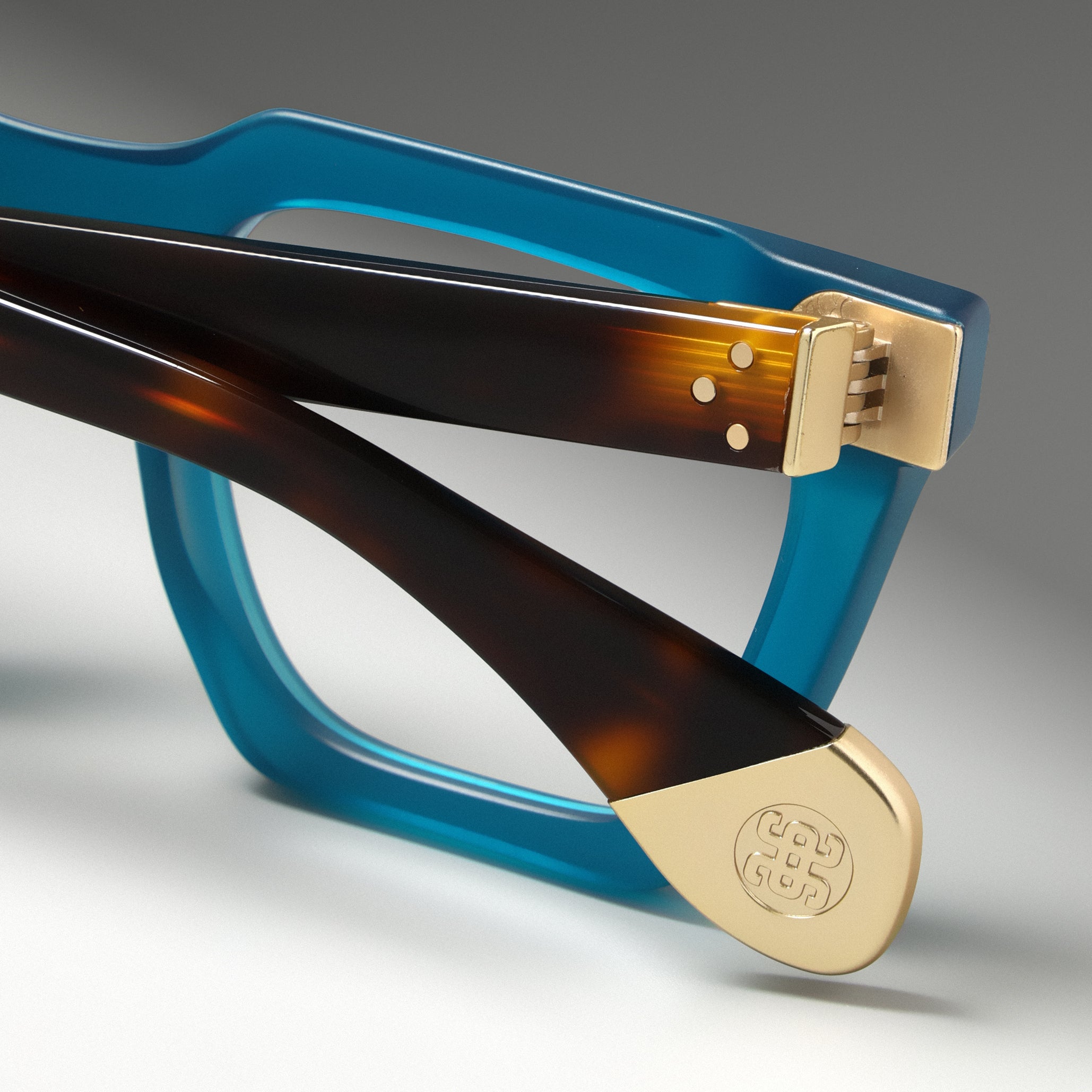 Starke Teal Structura