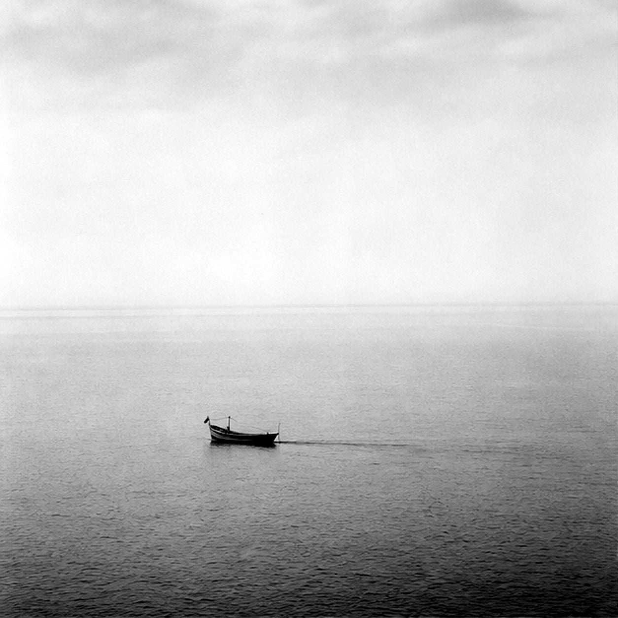 Black-and-white Goa photograph for The advantages of having less