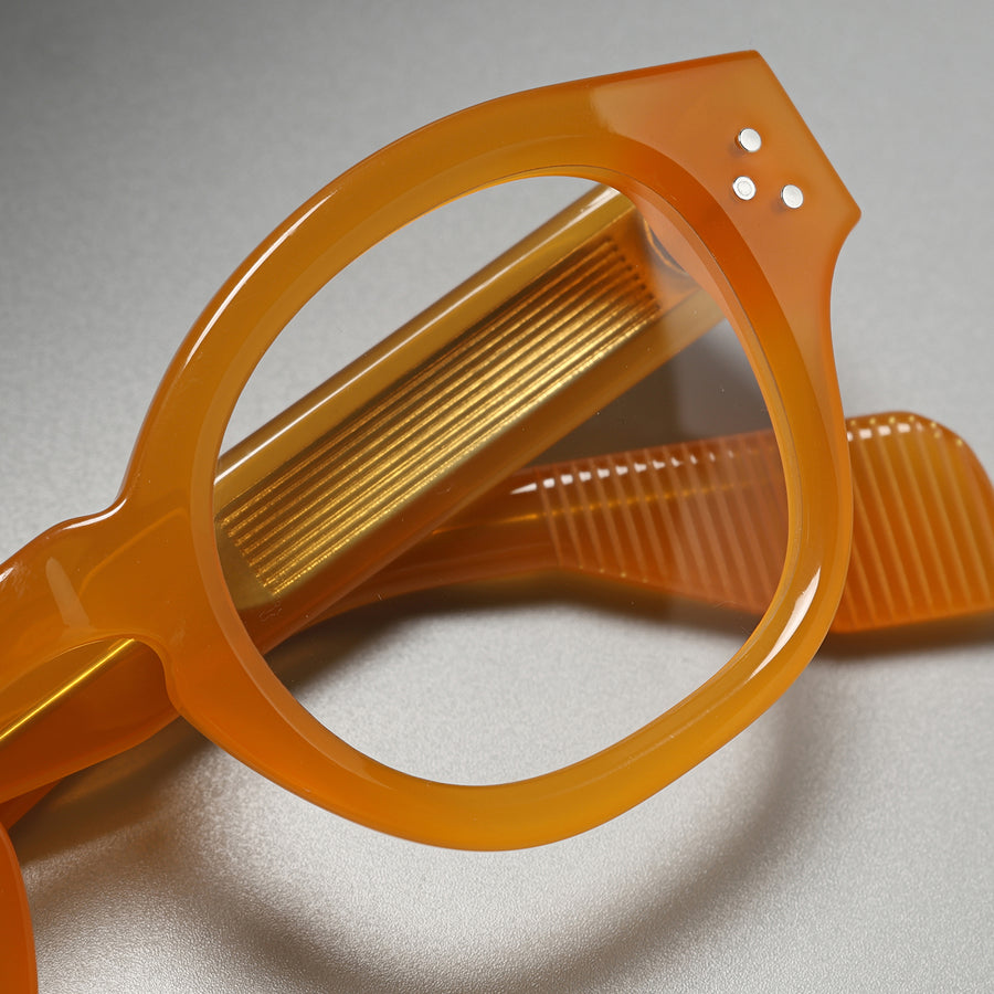 Unjaqd Honey close-up 3