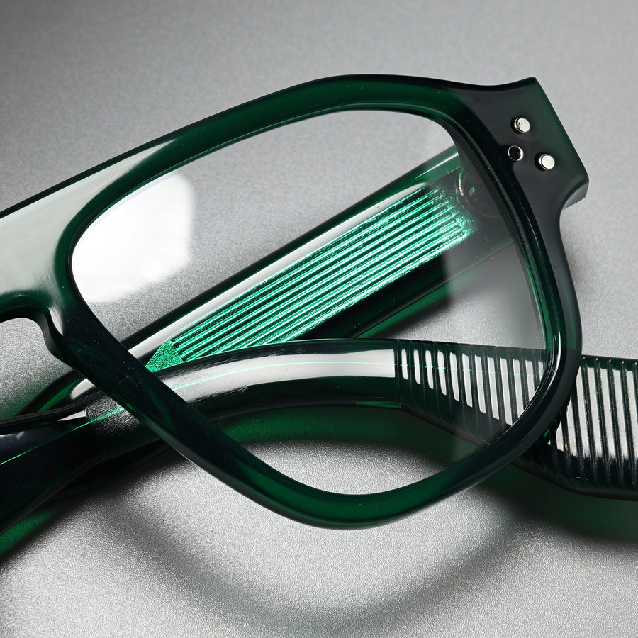 Akhal Emerald Green close-up 3