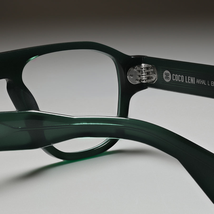 Akhal Emerald Green close-up 2