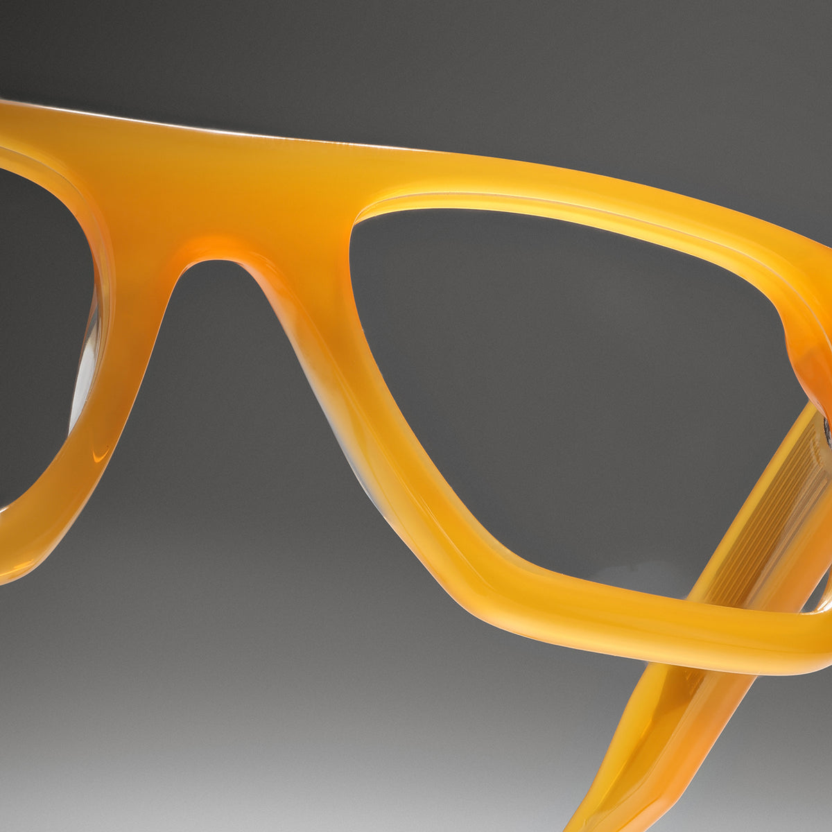 Suri Honey close-up 1