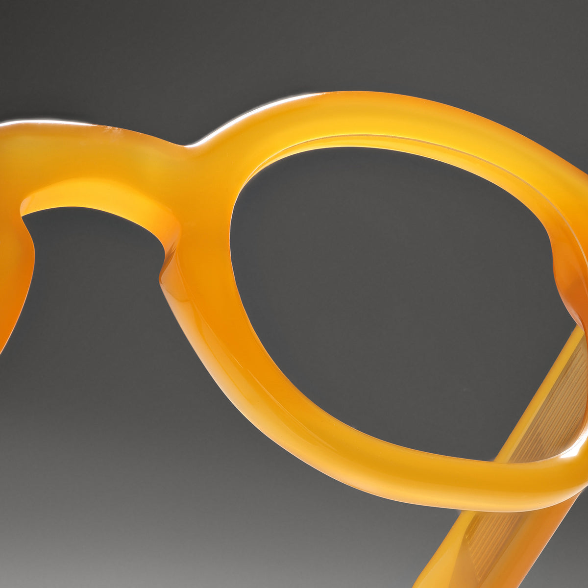 Unjaqd Honey close-up 1