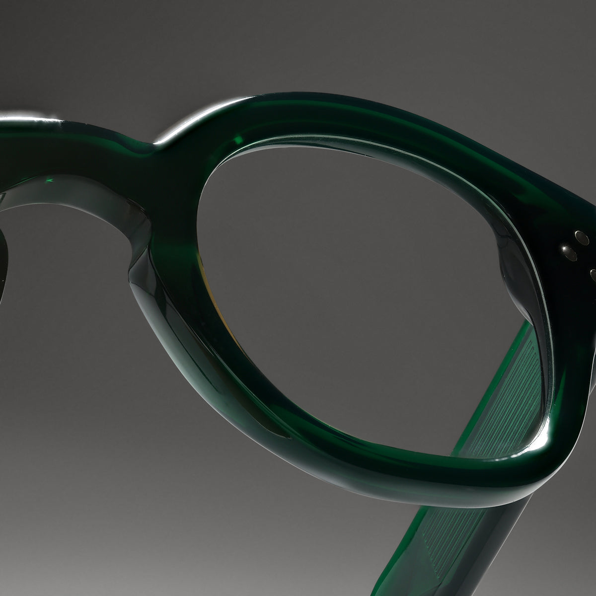 Unjaqd Emerald Green close-up 1