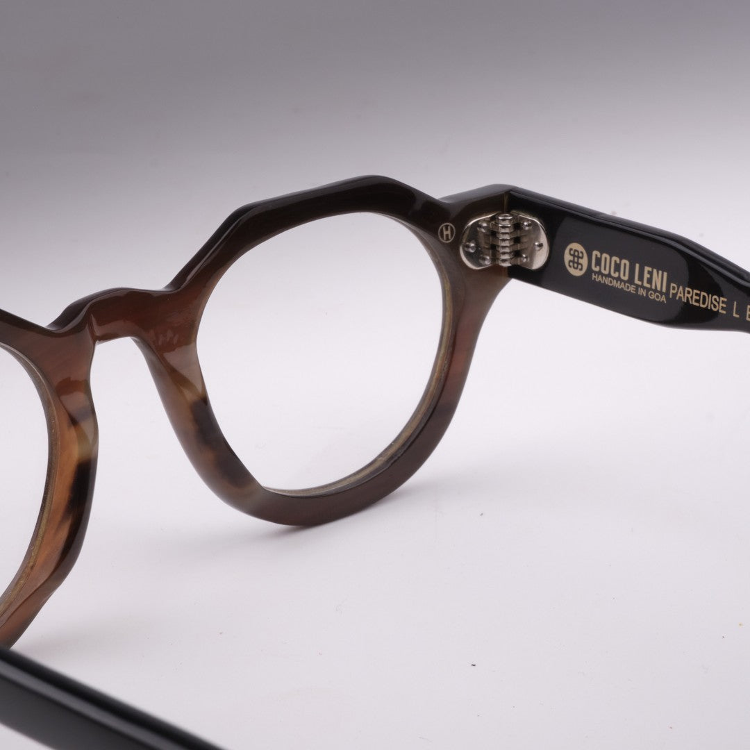 Paradise Horn close-up 1