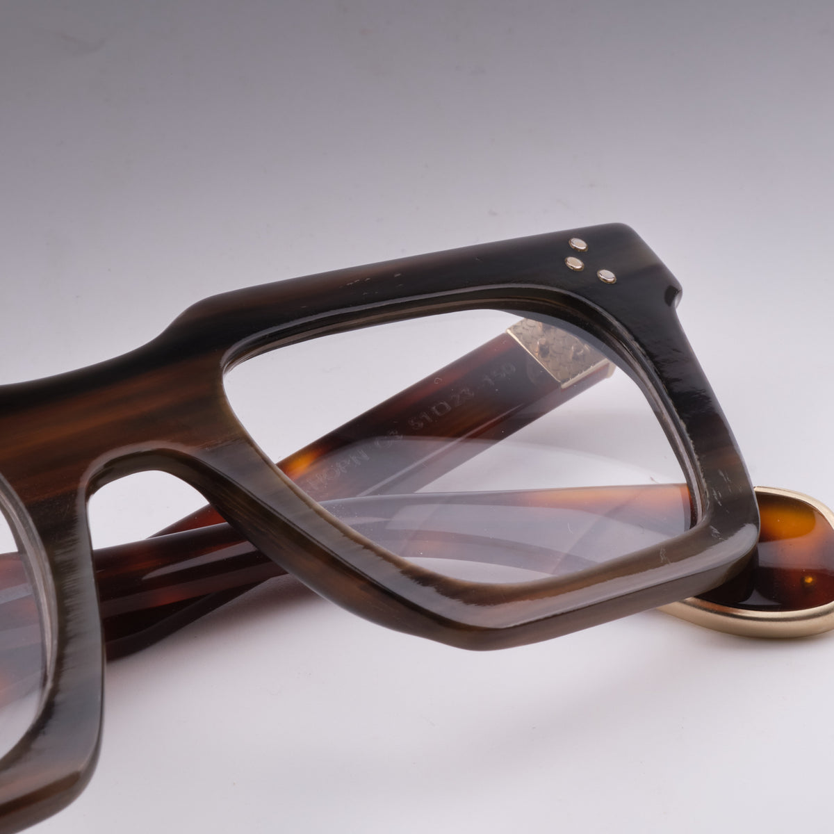 Starke Horn C3 close-up 1