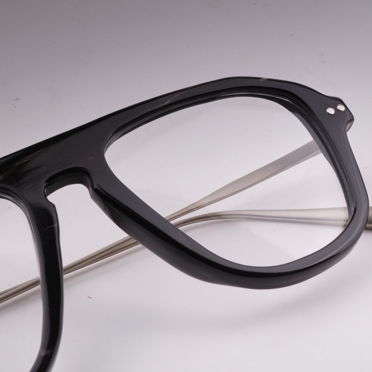 Akhal Horn & Silver close-up 1