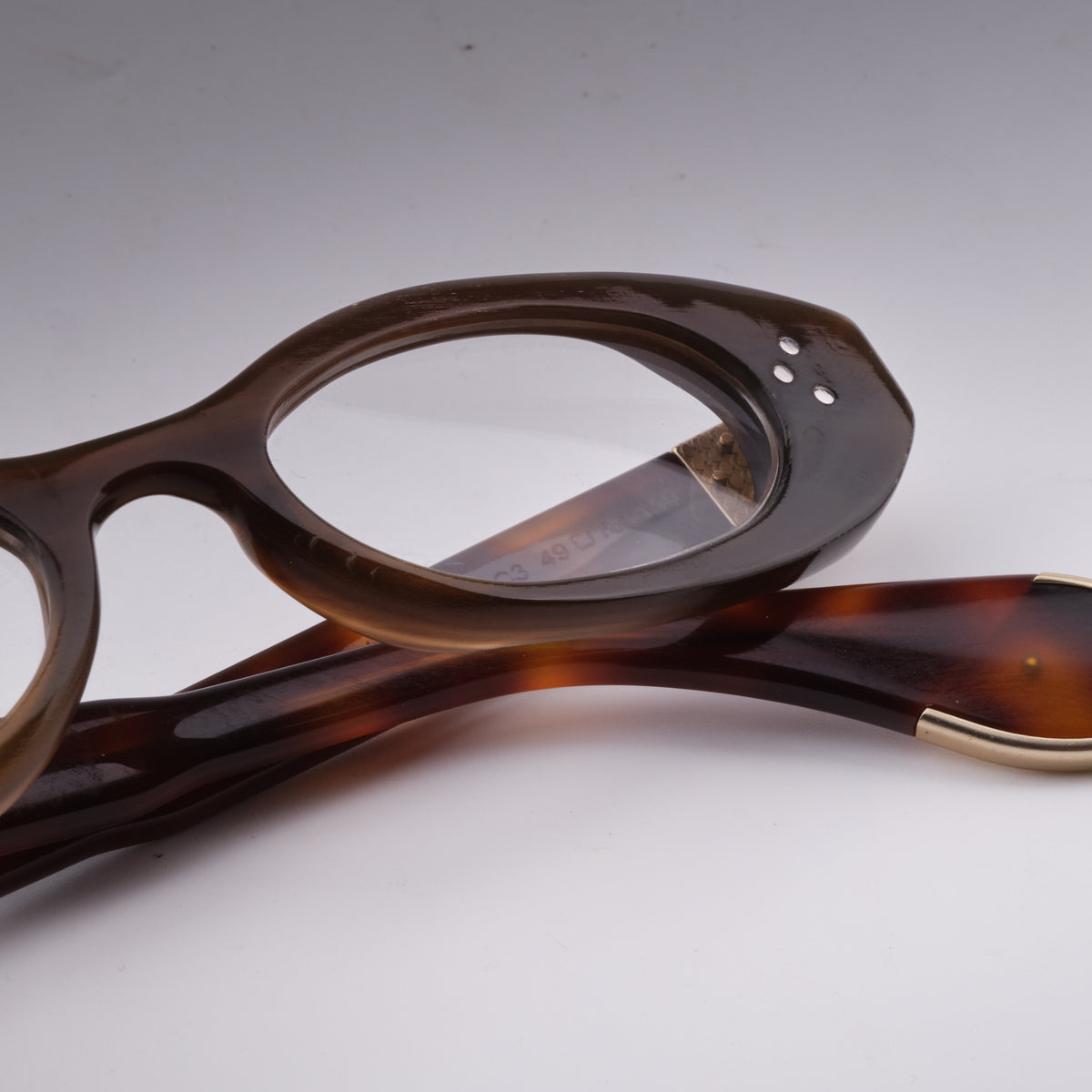 Devoid Horn C3 close-up 1