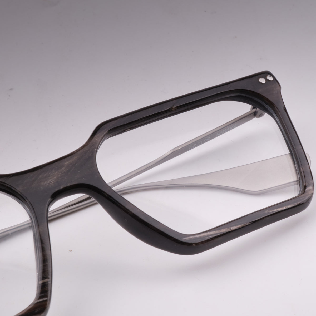 Ark Horn & Silver close-up 1