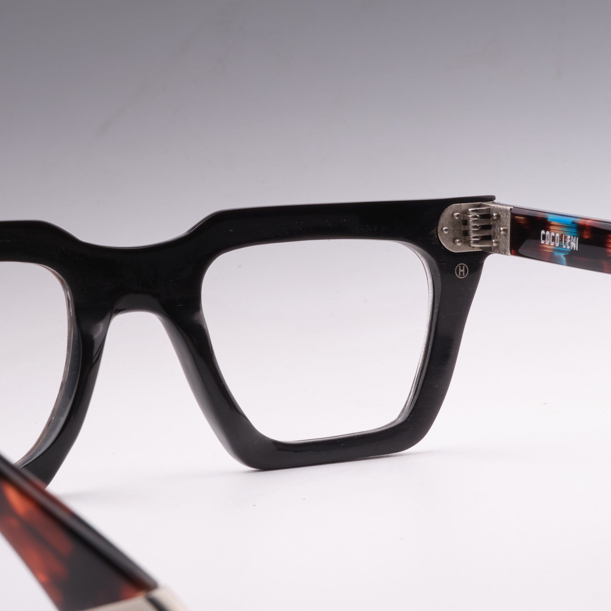 Starke Black White Horn C4