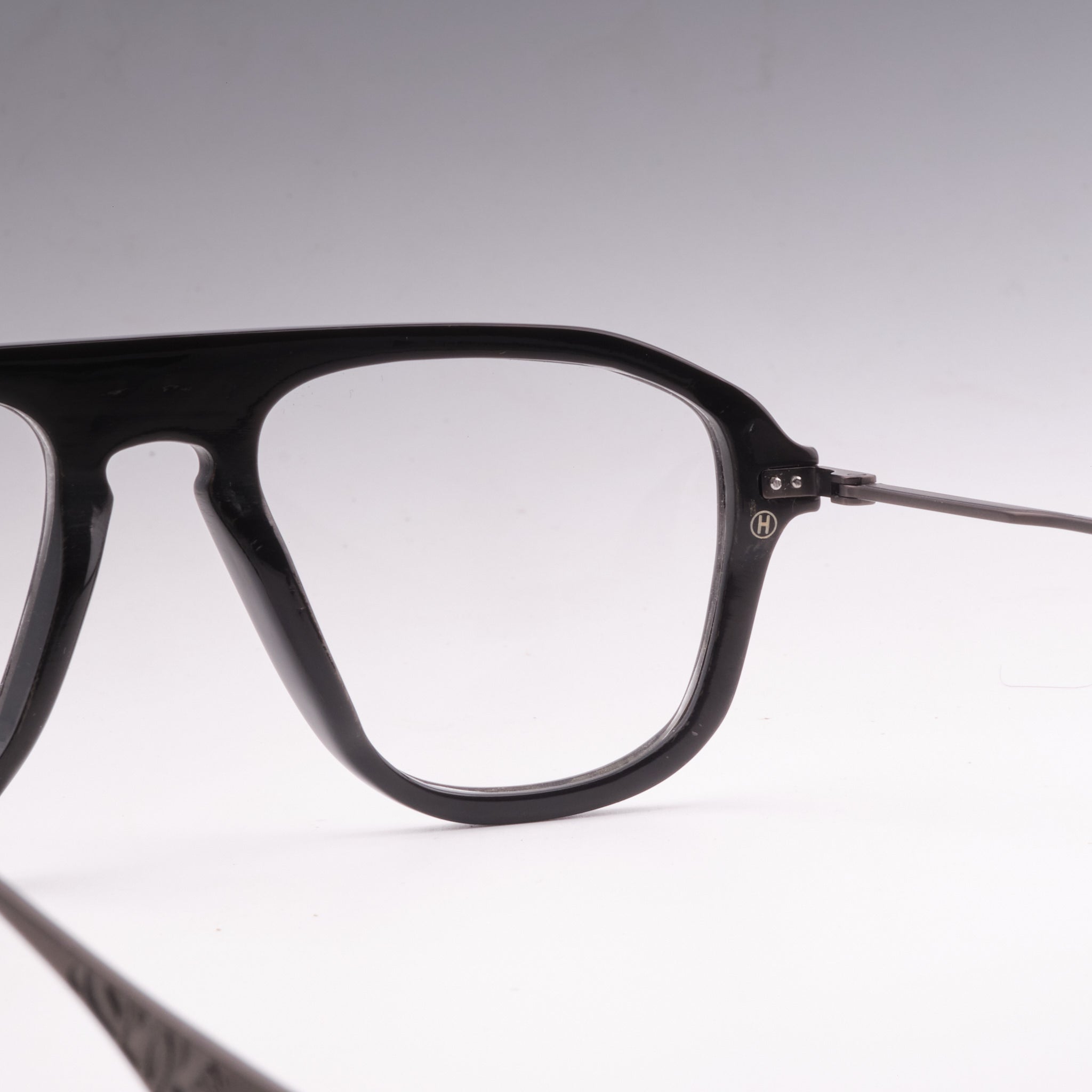 Akhal Black White Horn & Silver