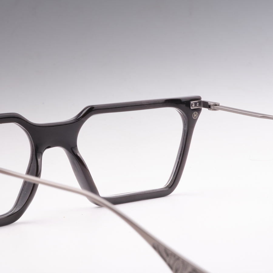 Ark Horn & Silver close-up 2