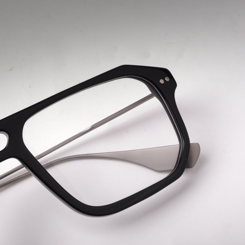 Raywar Black & Silver