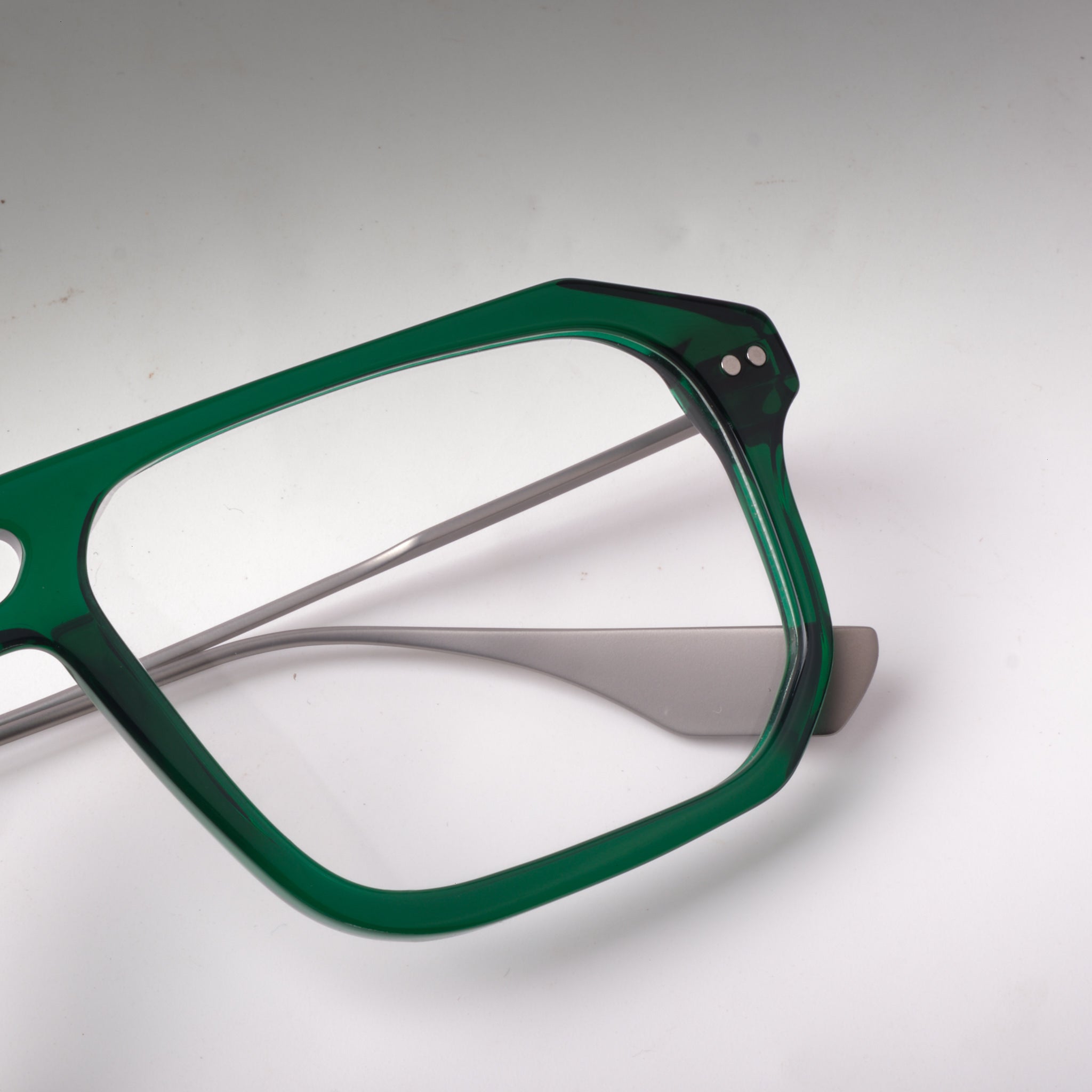 Raywar Emerald Green & Silver
