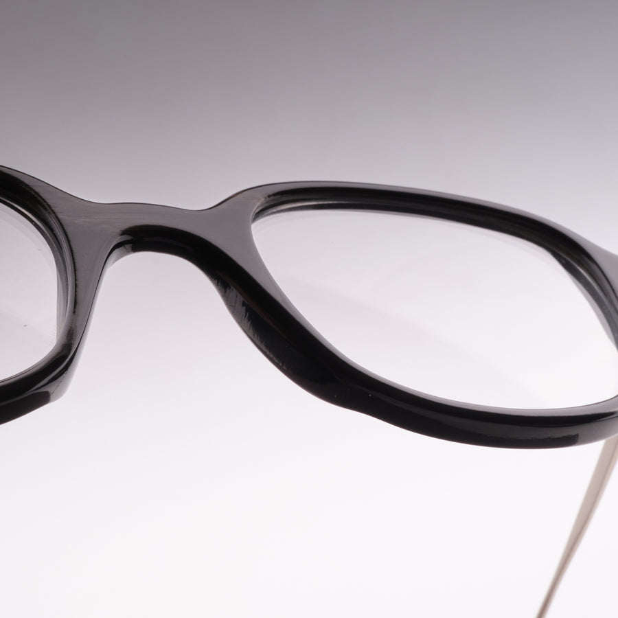 Lira Horn & Silver close-up 3