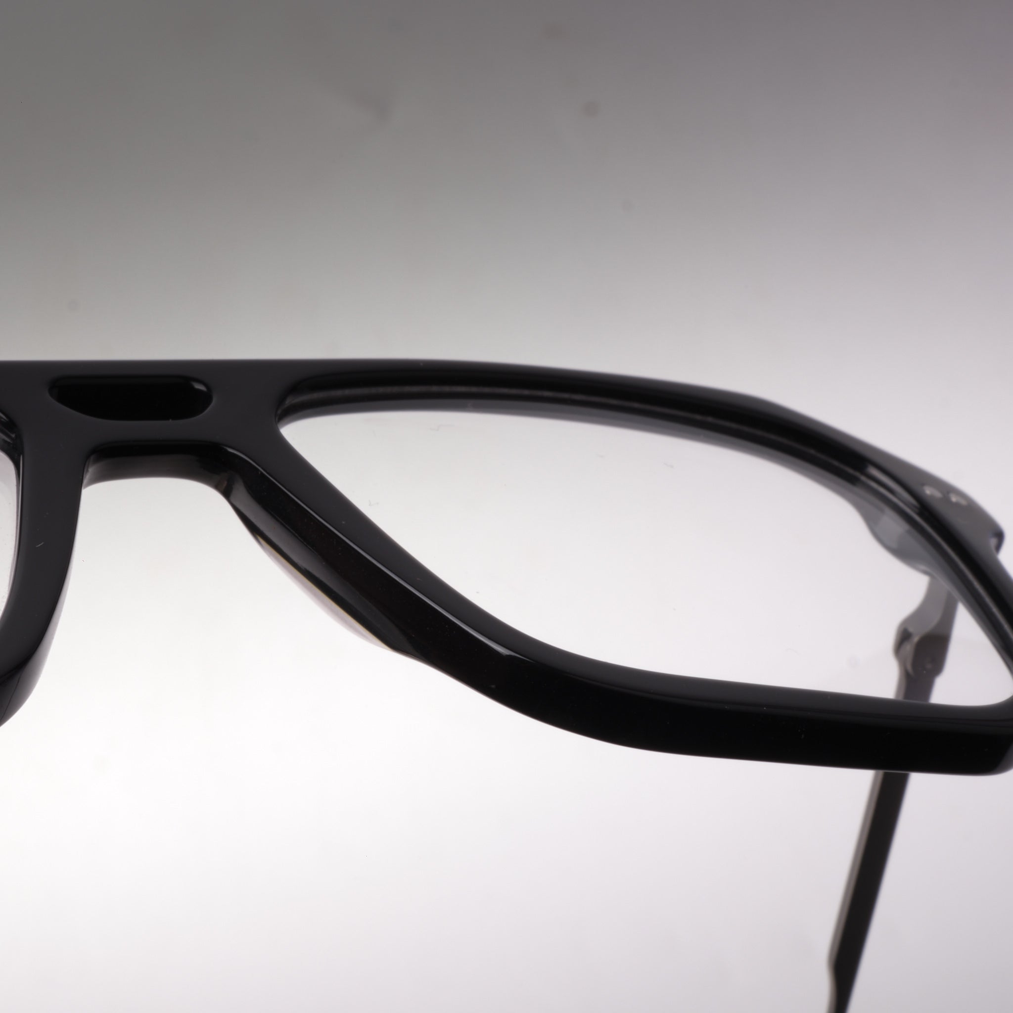 Raywar Black & Silver