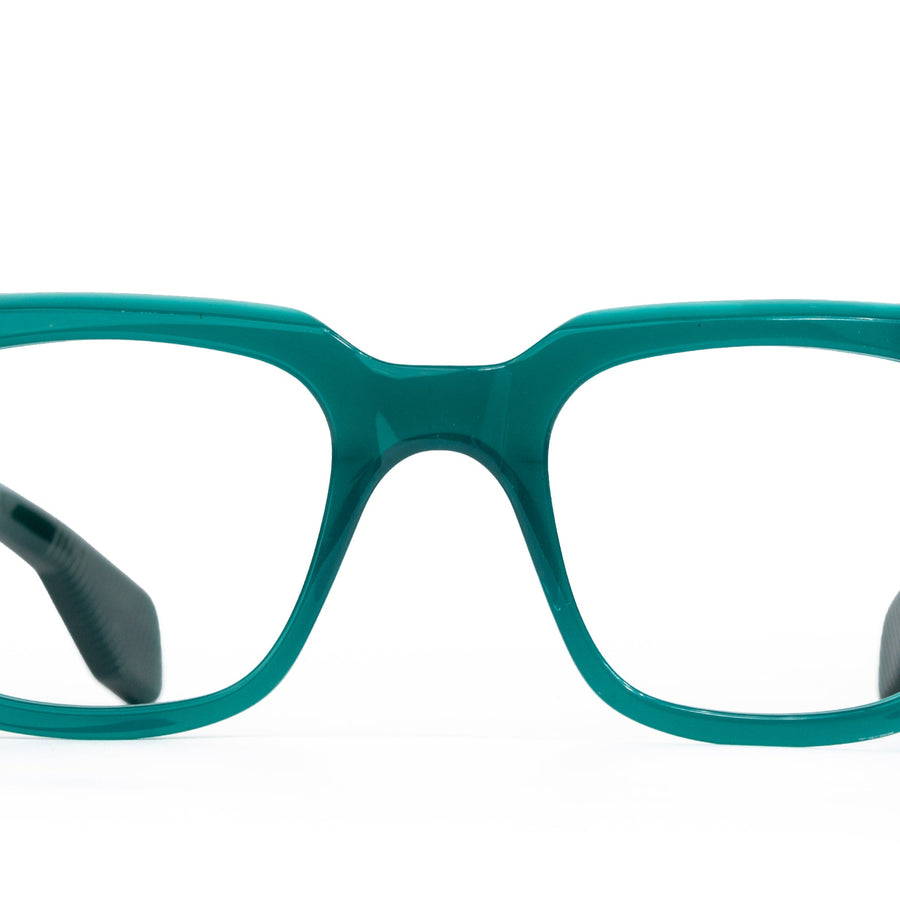 Marken Emerald Green close-up 2