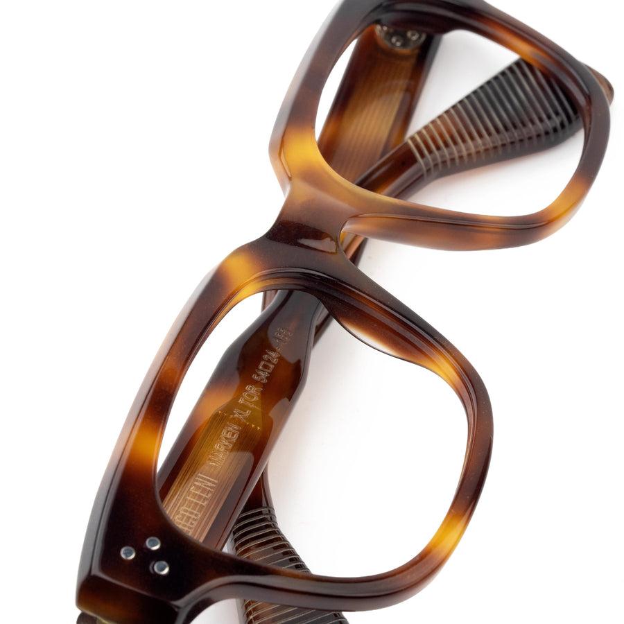 Marken Black close-up 2