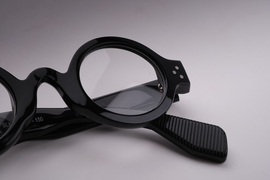 Zweig Black close-up 3