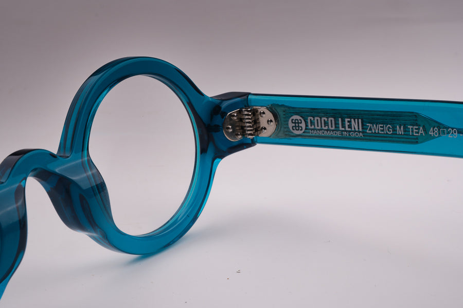 Zweig Teal close-up 2