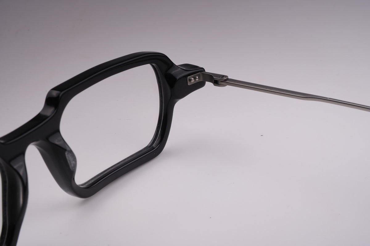 Origin black close-up 1