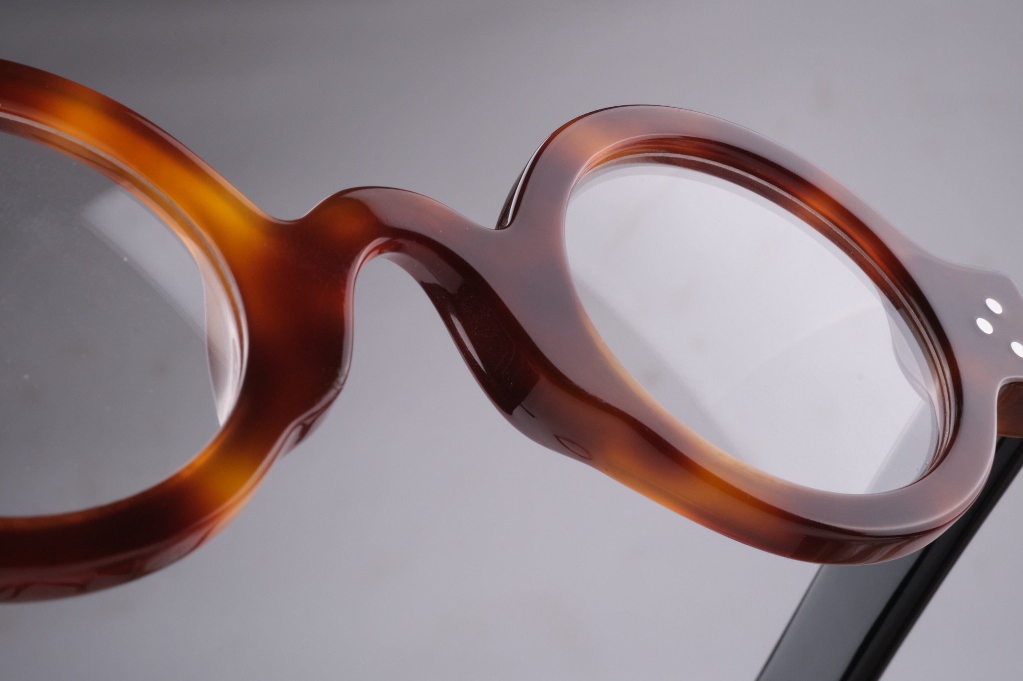 Zweig Tortoise & Black