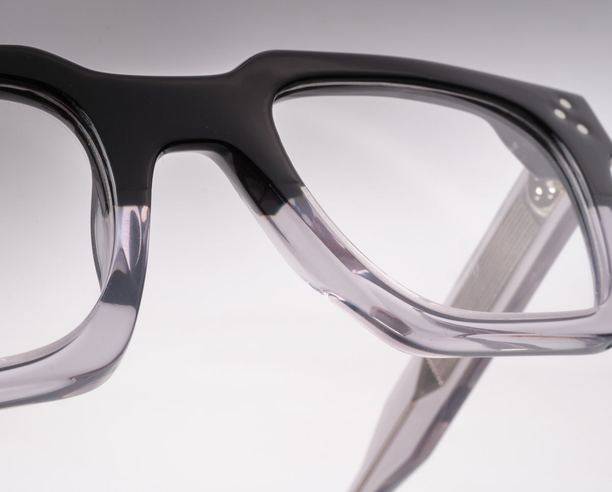 Starke Black- Grey & Grey close-up 1