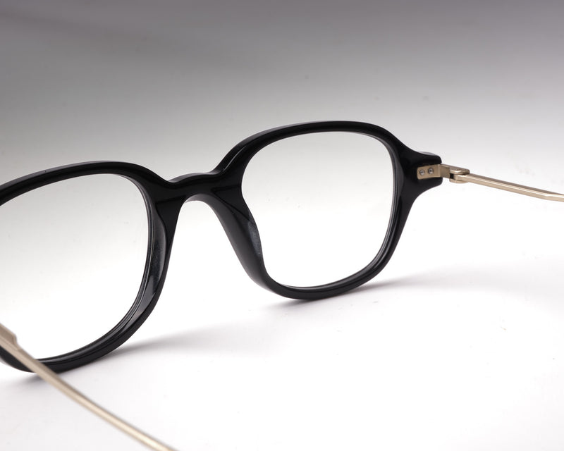 LIRA Black & Gold