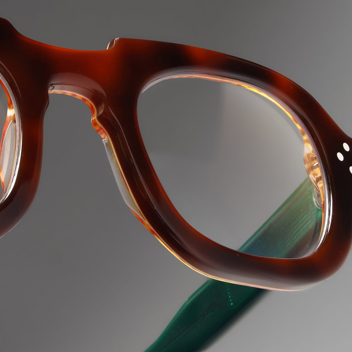 Hermann Tortoise Lam Emerald Green close-up 1