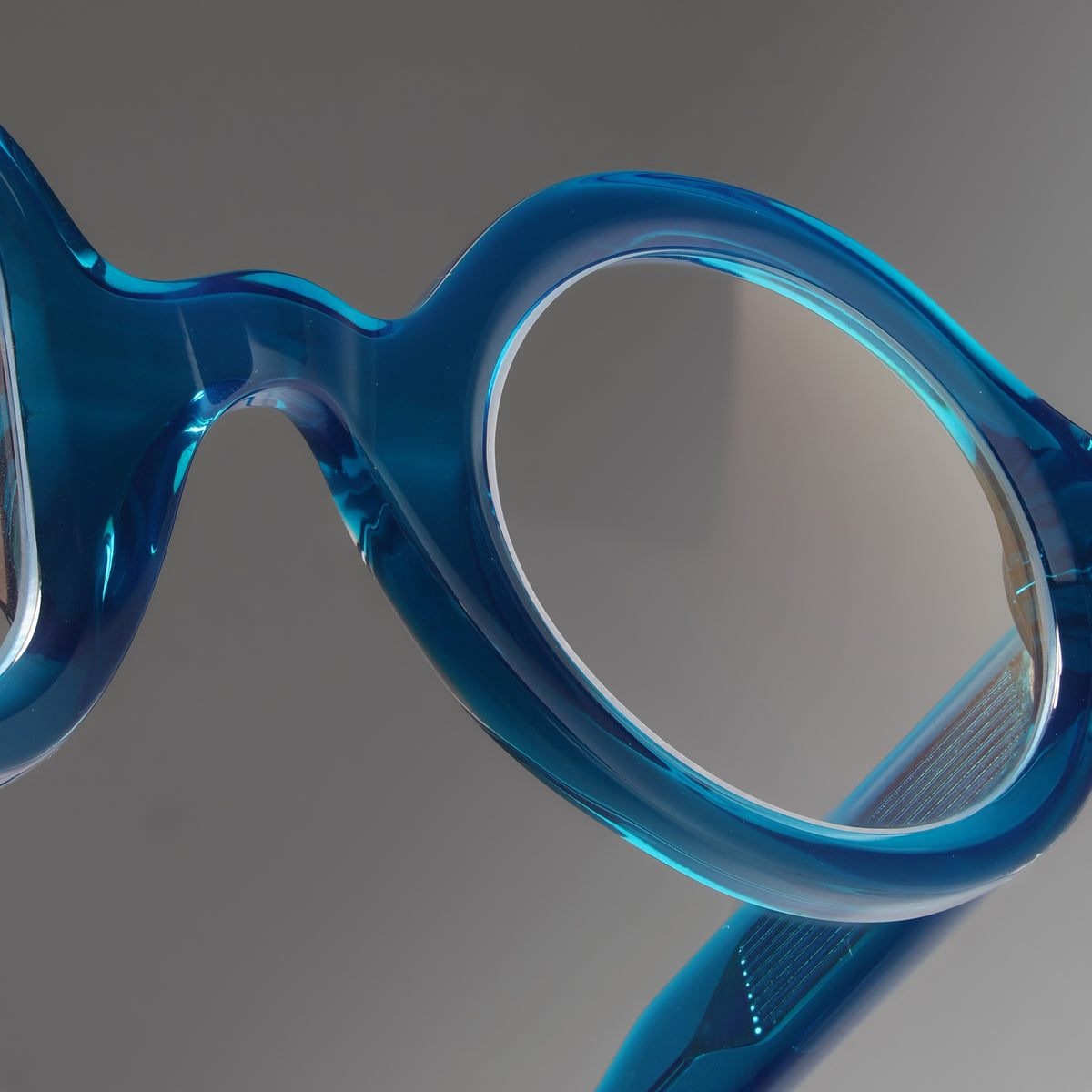 Admont Teal close-up 1