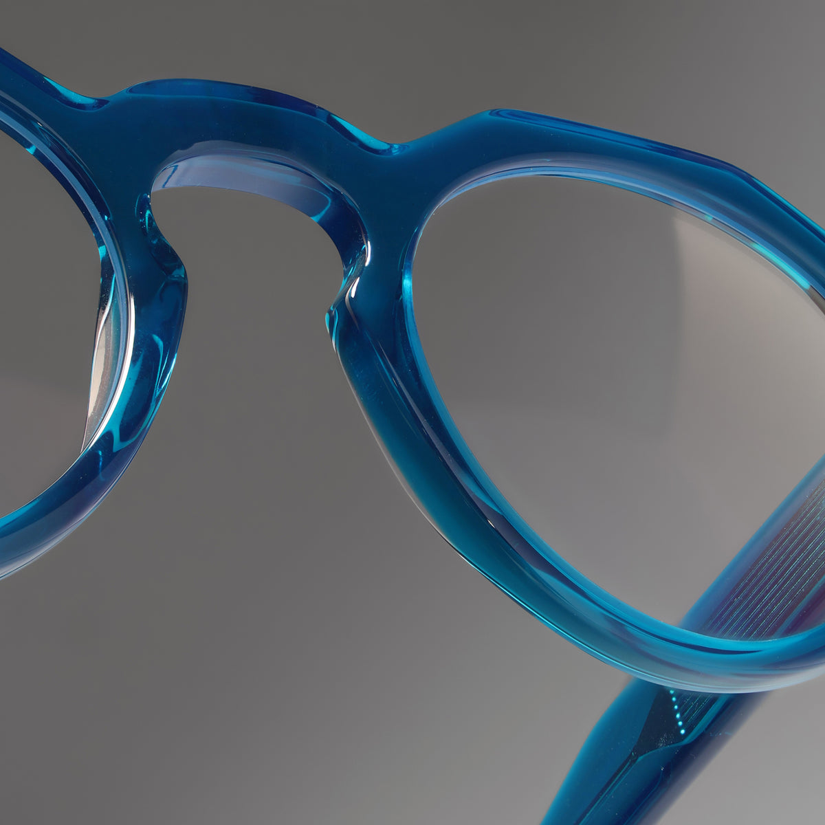 Panto Teal close-up 1