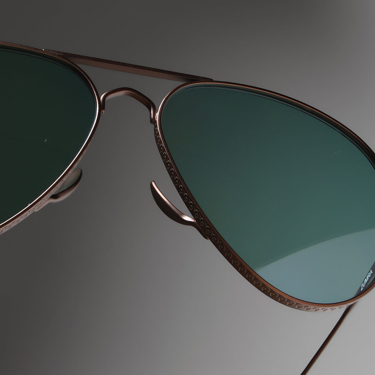 Zumra Bronze close-up 1