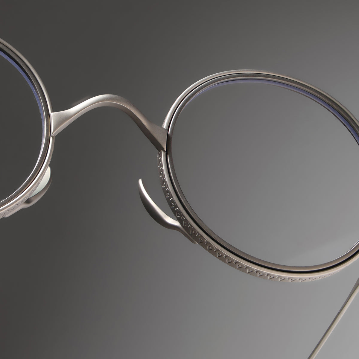 Lumir Silver close-up 1