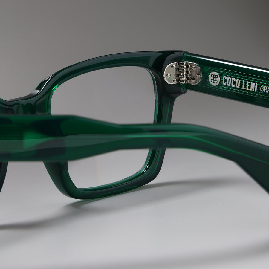 Grand Emerald Green close-up 2