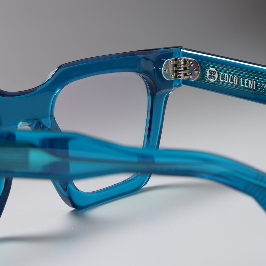 Starke Teal close-up 2