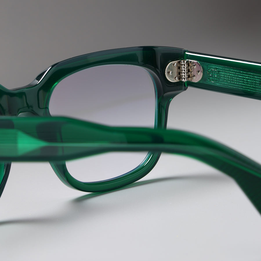 Marken Emerald Green close-up 2