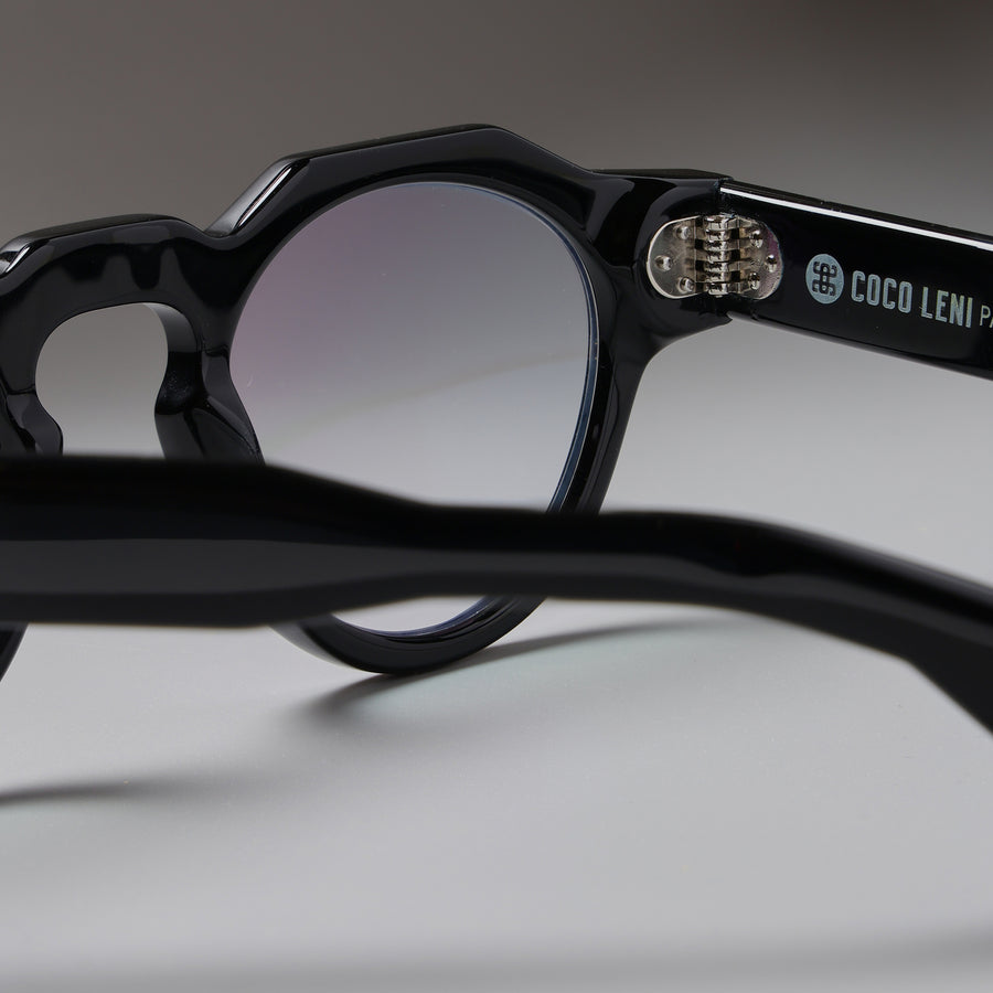 Panto Black close-up 2