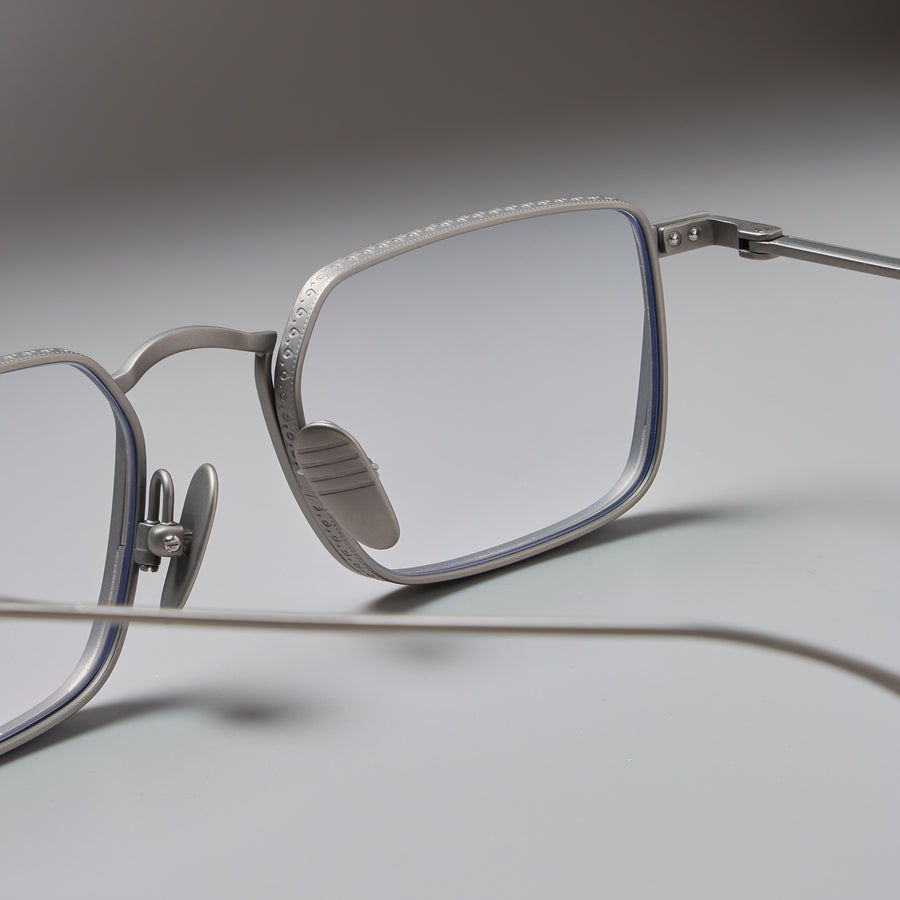 Norix Silver close-up 2