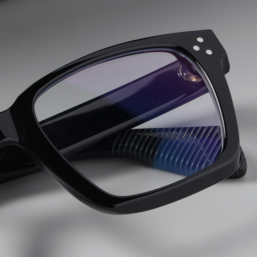 Grand Black close-up 3