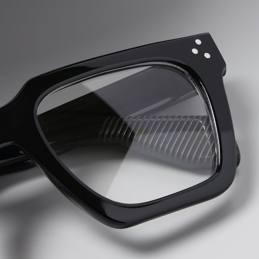 Starke Black close-up 3