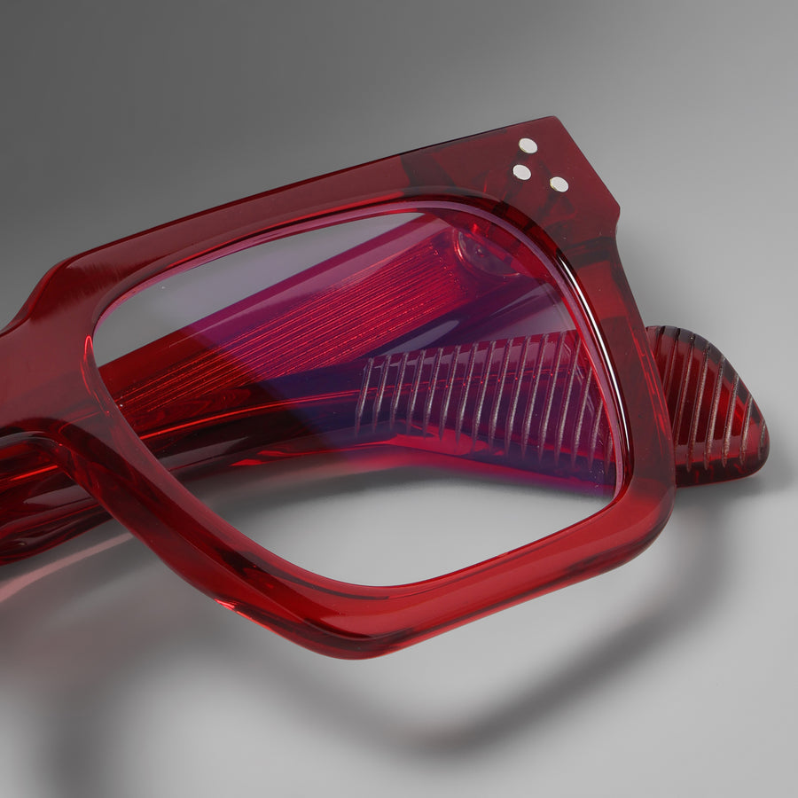 Starke Red close-up 3