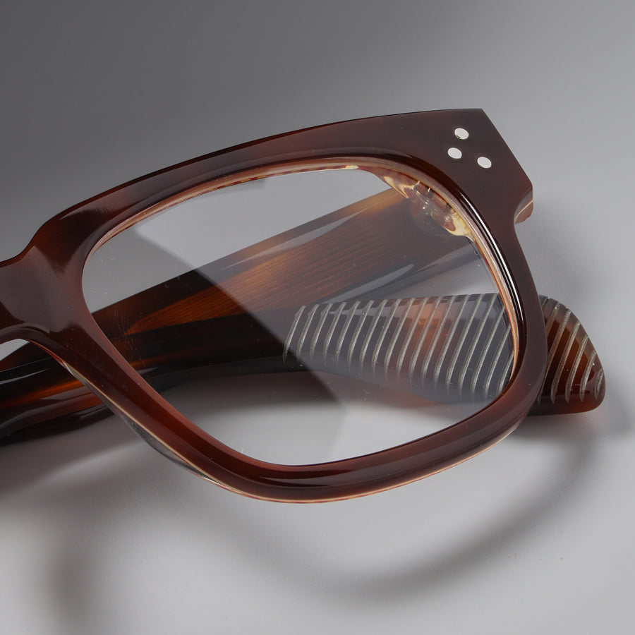 Marken Tortoise Lam close-up 3