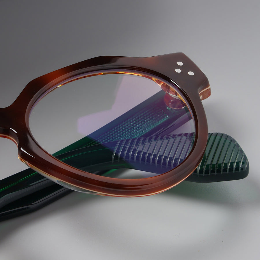 Panto Tortoise LE Emerald Green close-up 3