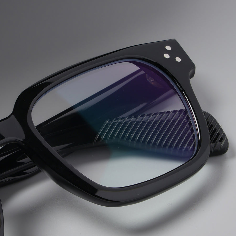 Uslar Black close-up 3