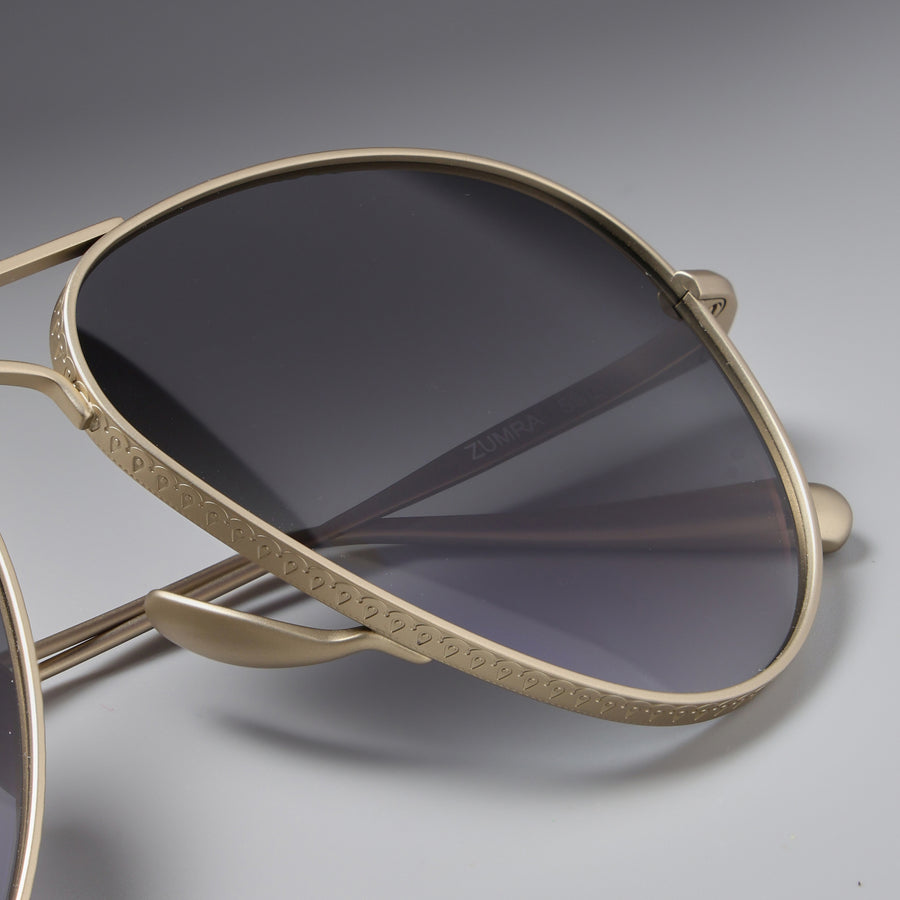 Zumra Gold close-up 3