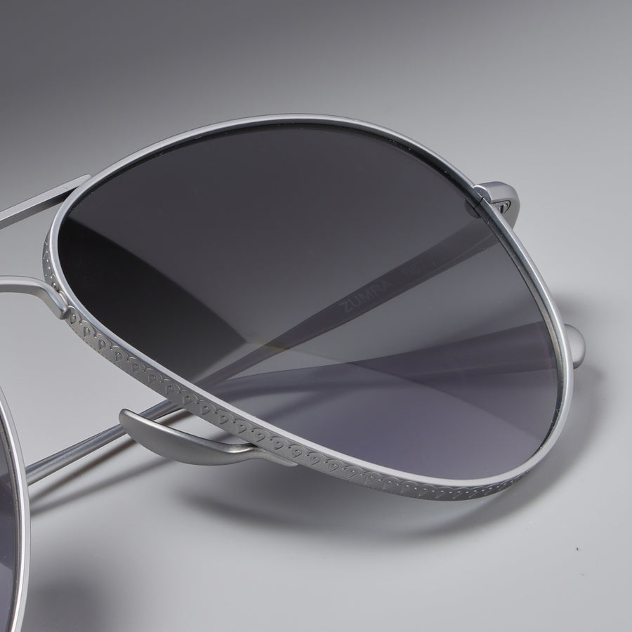 Zumra Silver close-up 3